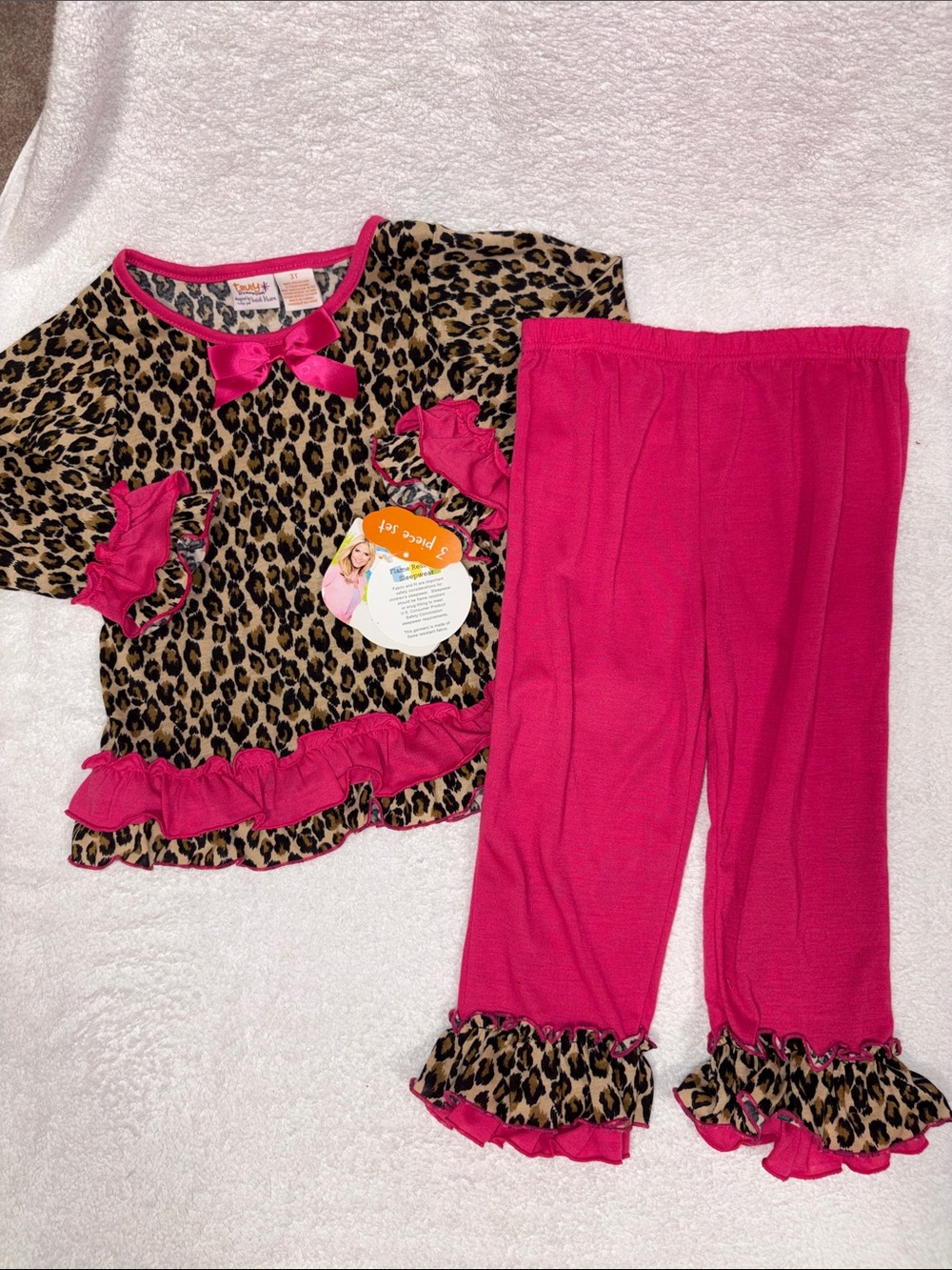 Truly scrumptious Heidi Klum Leopard Ruffle Pajama Set in Hot Pink nwt 3t
